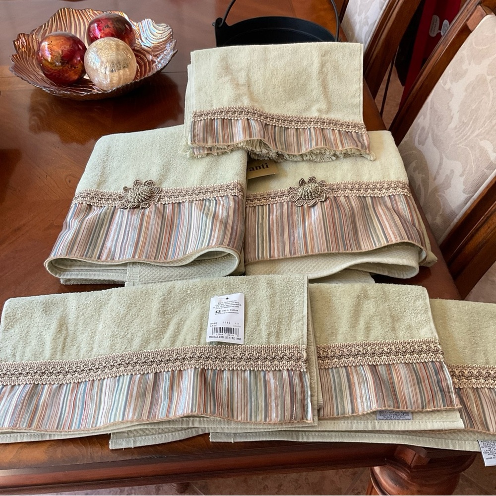Avanti Braided Cuff Sage Medallion Stripe Towel Set, 7 towels NWT